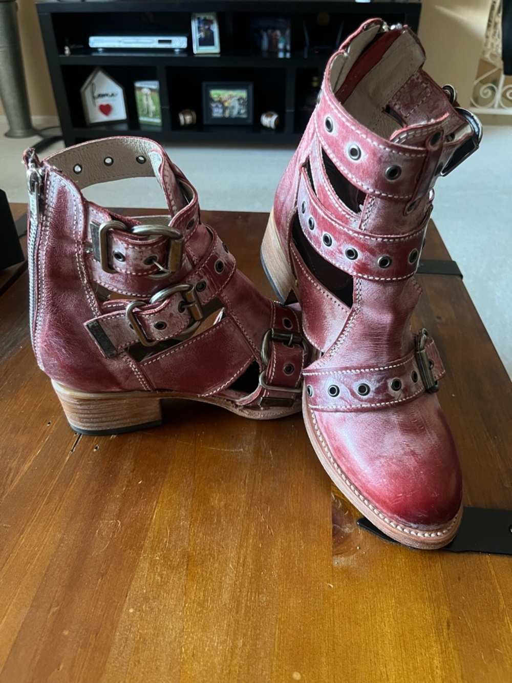 🦅 Freebird Red Grace Size 9